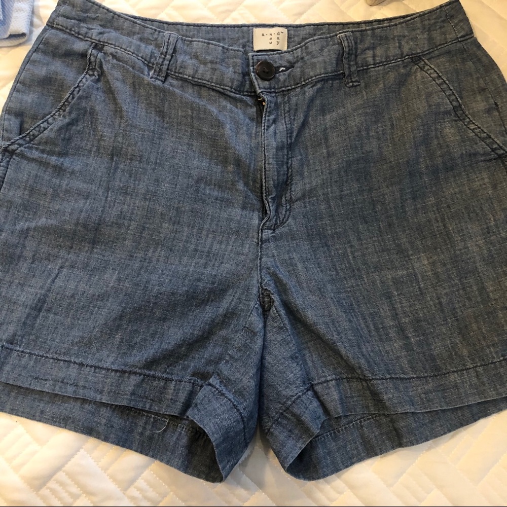 a.n.d e a w y Jean Shorts Size 4